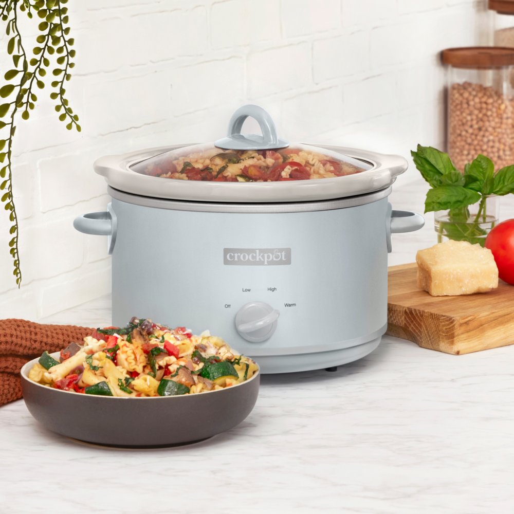crock-pot-manual-design-series-4-5-quart-slow-cooker-macaroon-blue-c1 DC-39109-Crockpot_2022FallDesigns-Macaron-ATF04-nogfx
